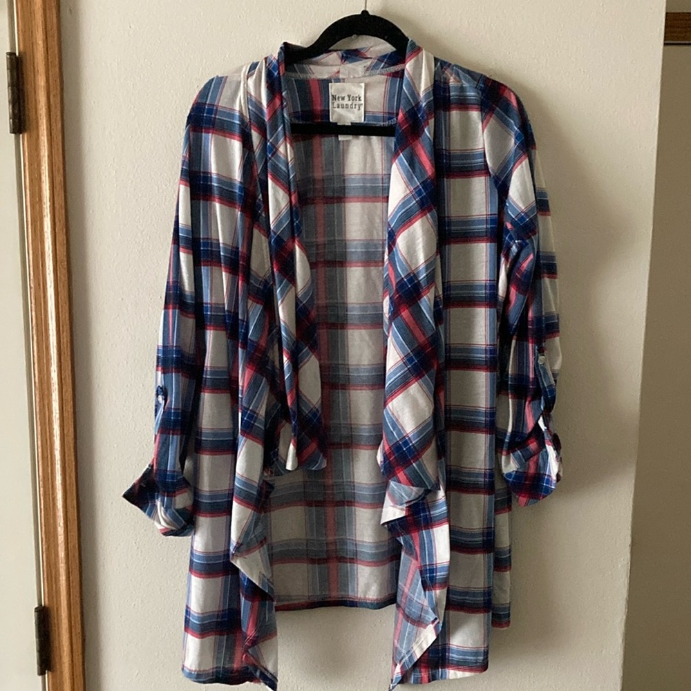 New York Laundry Blue and White Tie Front 3/4 Sleeve Shirt